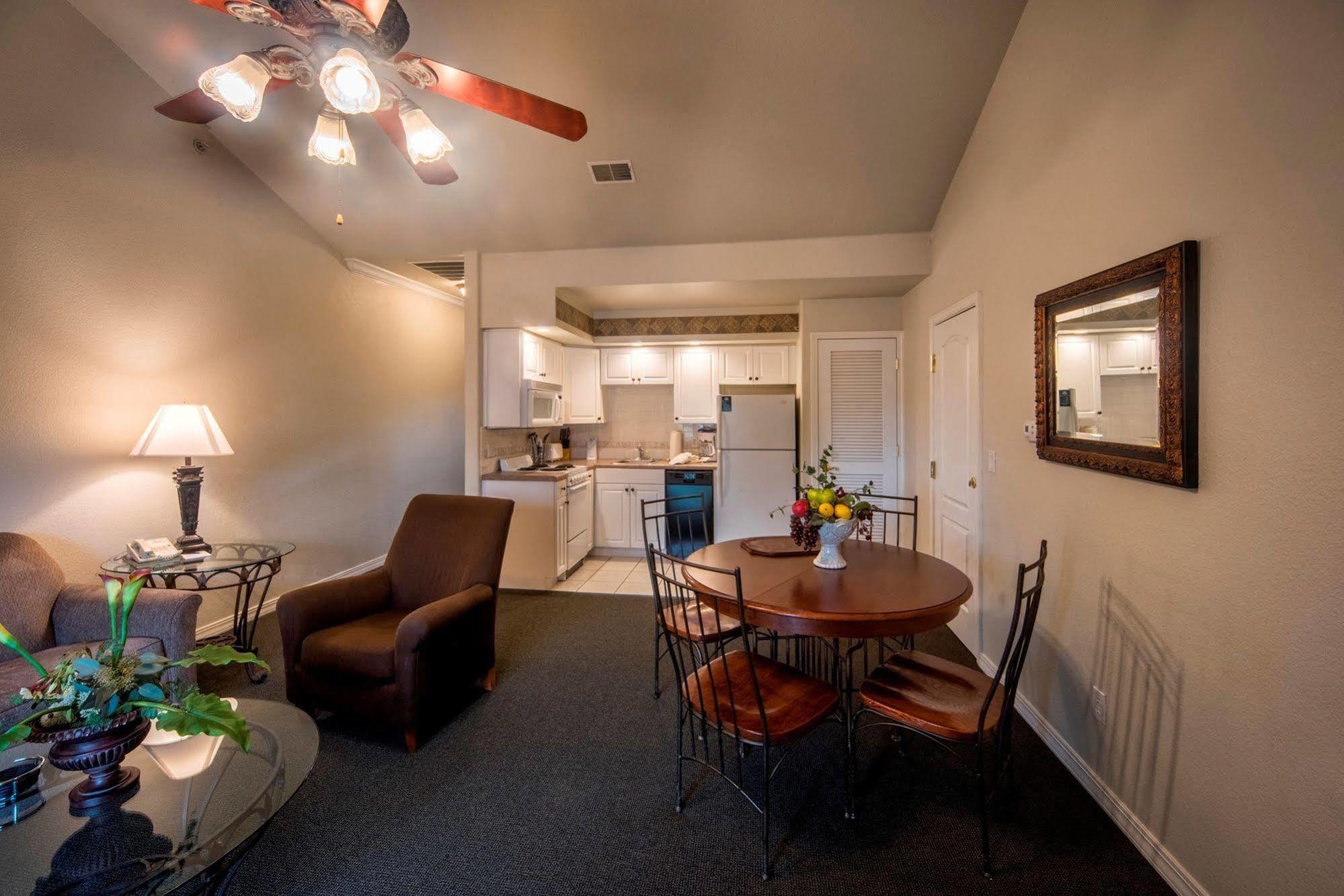French Quarter Resort ブランソン エクステリア 写真