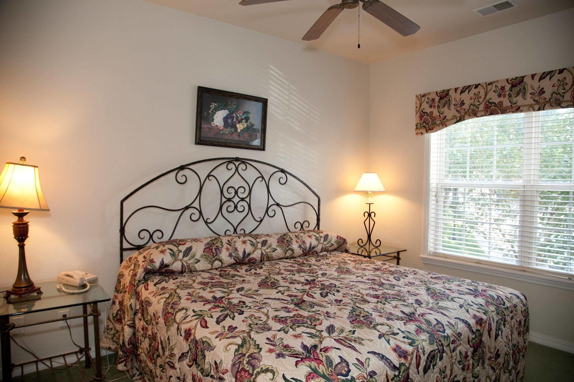 French Quarter Resort ブランソン エクステリア 写真